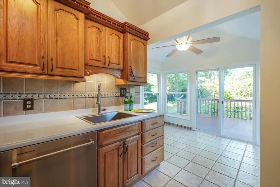 1224 Simmons Dr, Rockville, MD 20851 - #2