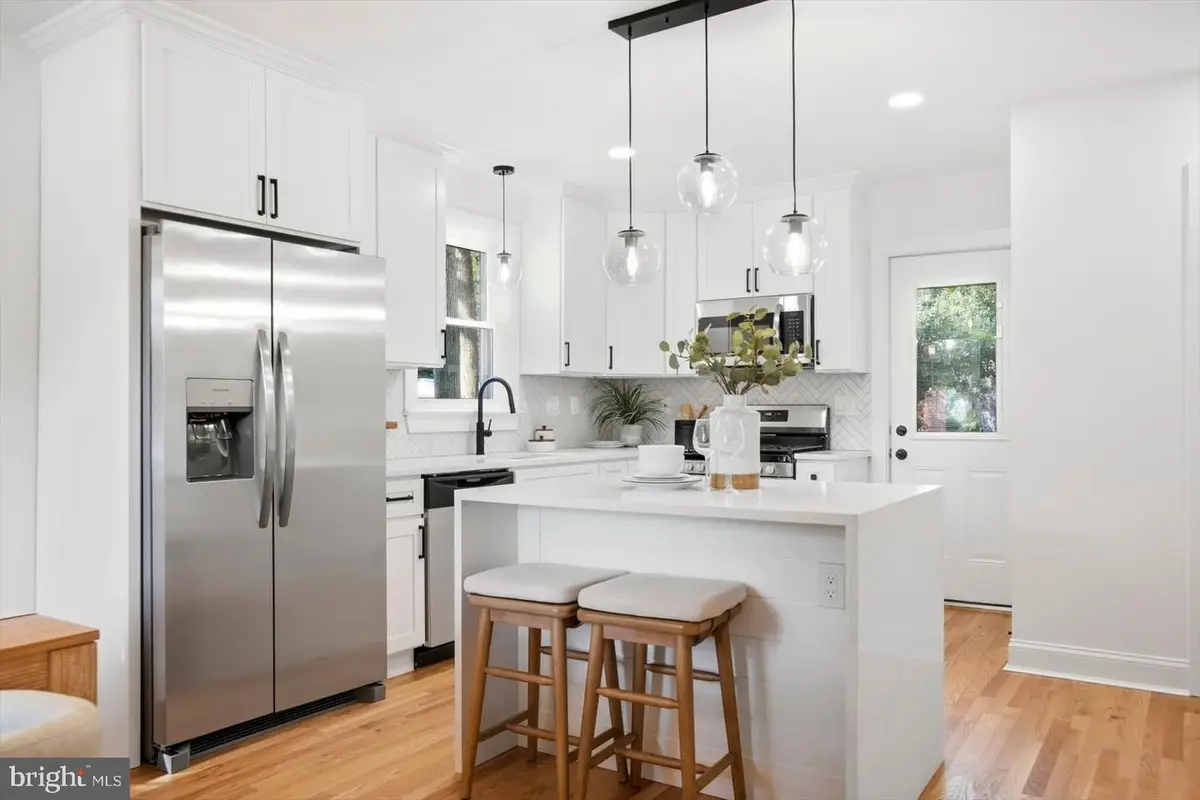 9424 Colesville Rd, Silver Spring, MD 20901 - #1