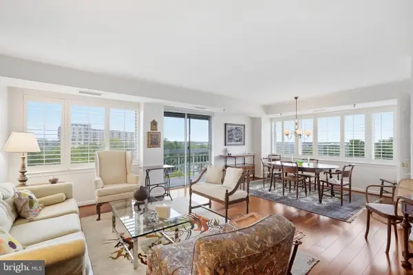 5450 Whitley Park Ter #910, BETHESDA, MD 20814