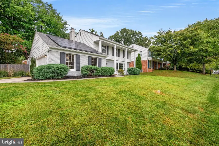 11200 Hunt Club Dr, Potomac, MD 20854 - #3
