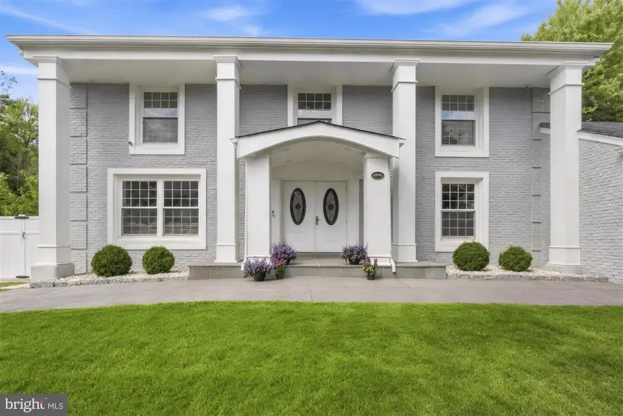 10904 Gainsborough Rd, Potomac, MD 20854 - #2