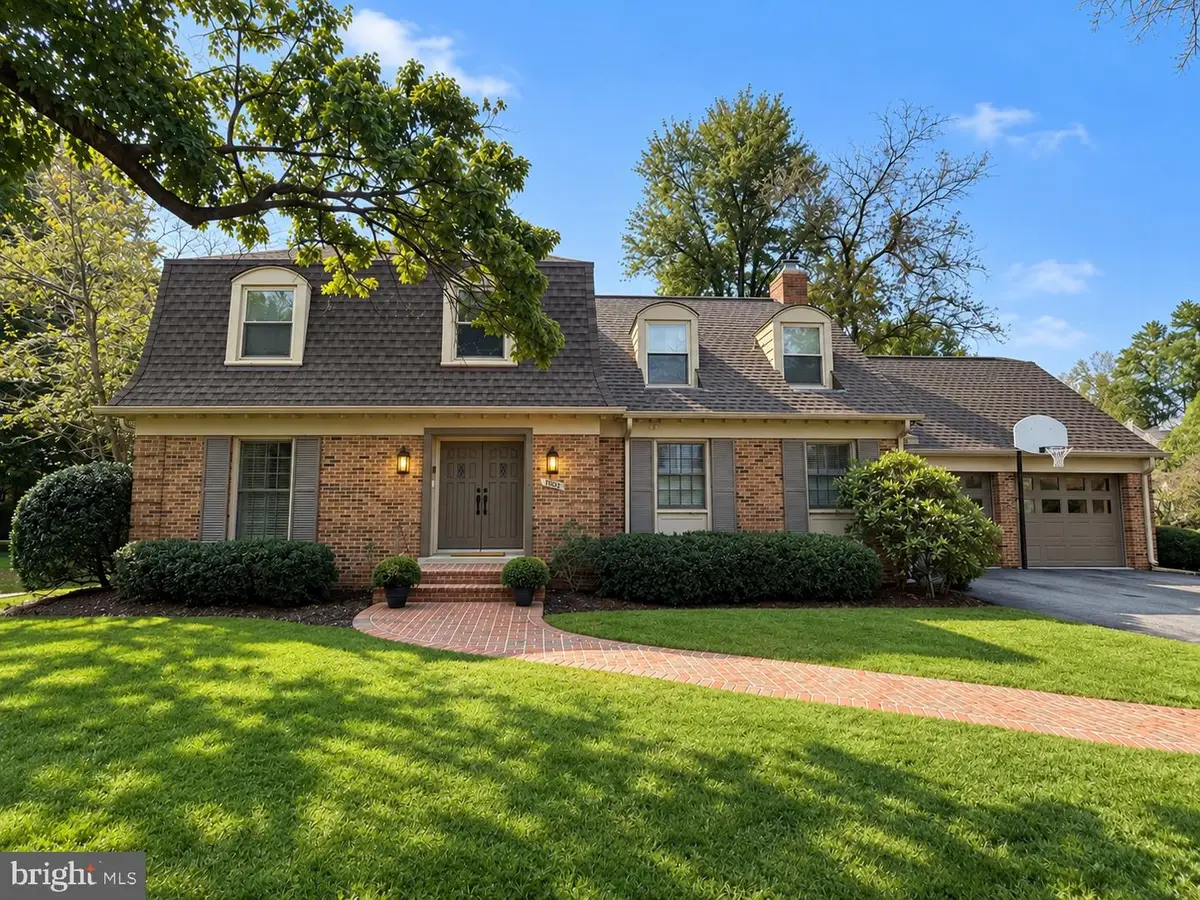 8200 W Gainsborough Ct, Potomac, MD 20854 - #1