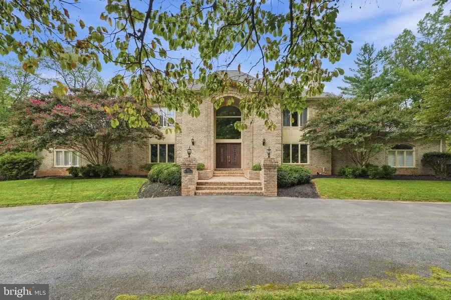 9801 Bentcross Dr, Potomac, MD 20854 - #2