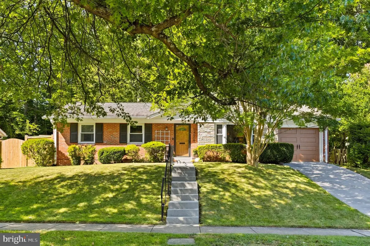 14008 Parkland Dr, Rockville, MD 20853 - #1