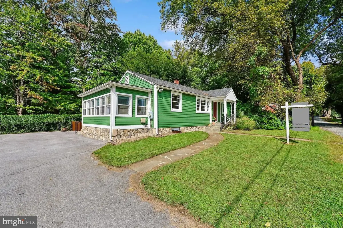 8810 Hawkins Ln, Chevy Chase, MD 20815 - #1