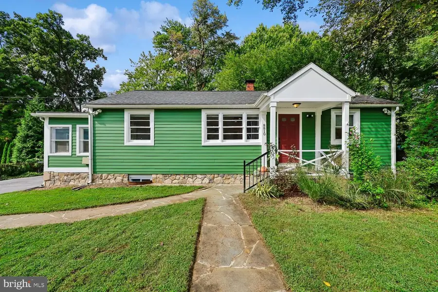 8810 Hawkins Ln, Chevy Chase, MD 20815 - #2