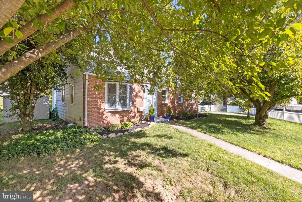 13301 Okinawa Ave, Rockville, MD 20851 - #1