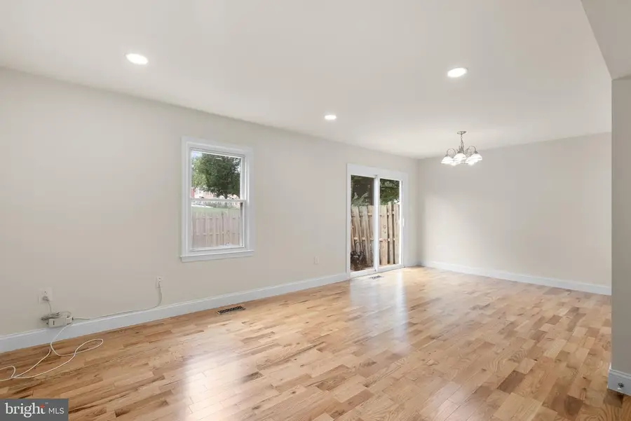 950 Paulsboro Dr, Rockville, MD 20850 - #2