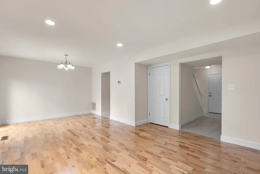 950 Paulsboro Dr, Rockville, MD 20850 - #3