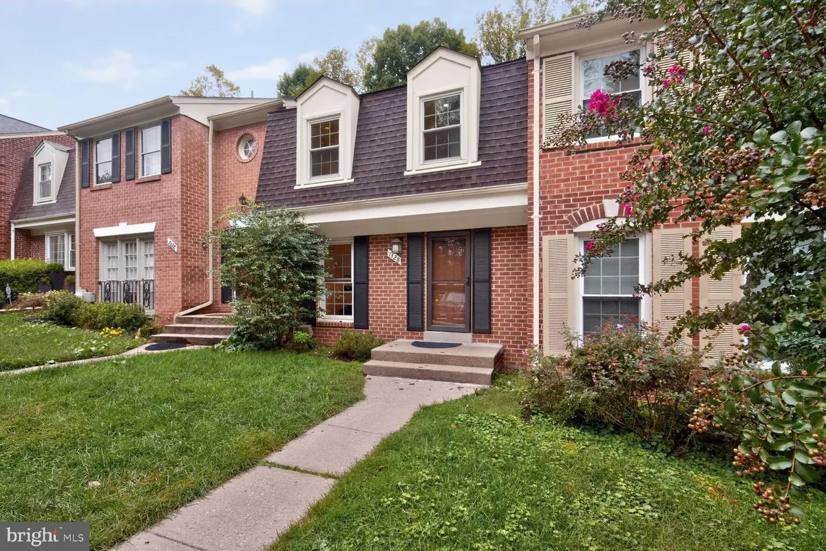 7328 Greentree Rd, Bethesda, MD 20817 - #1