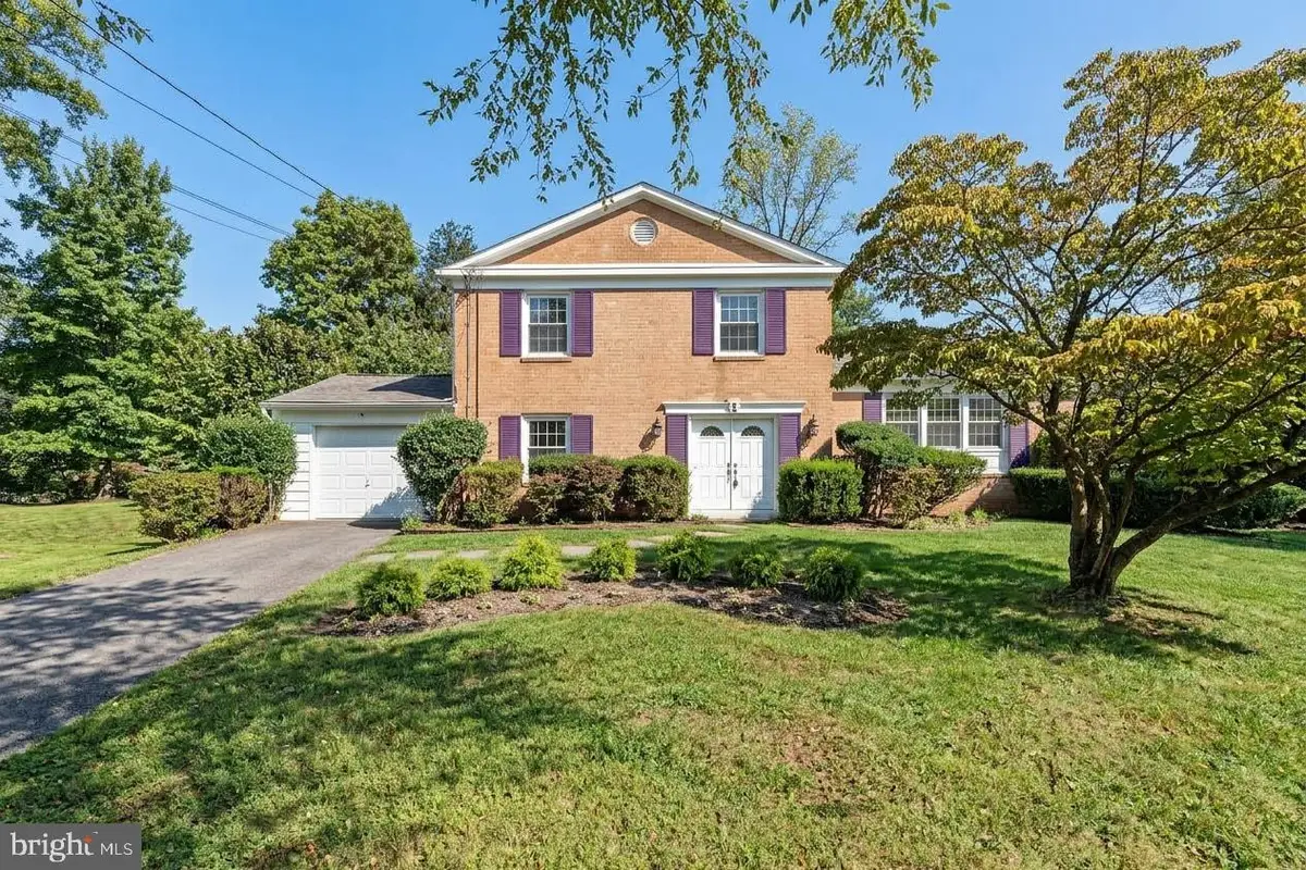 3 Sussex Ct, Potomac, MD 20854 - #1