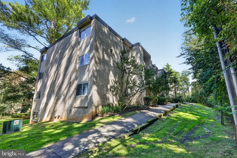 5202 Crossfield Ct #126, Rockville, MD 20852 - #2