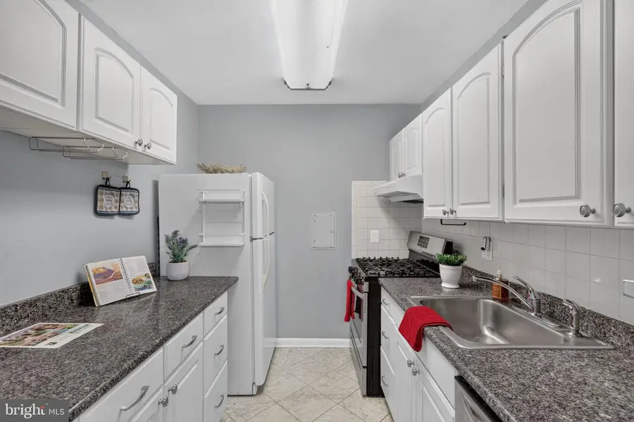 5202 Crossfield Ct #126, Rockville, MD 20852 - #3