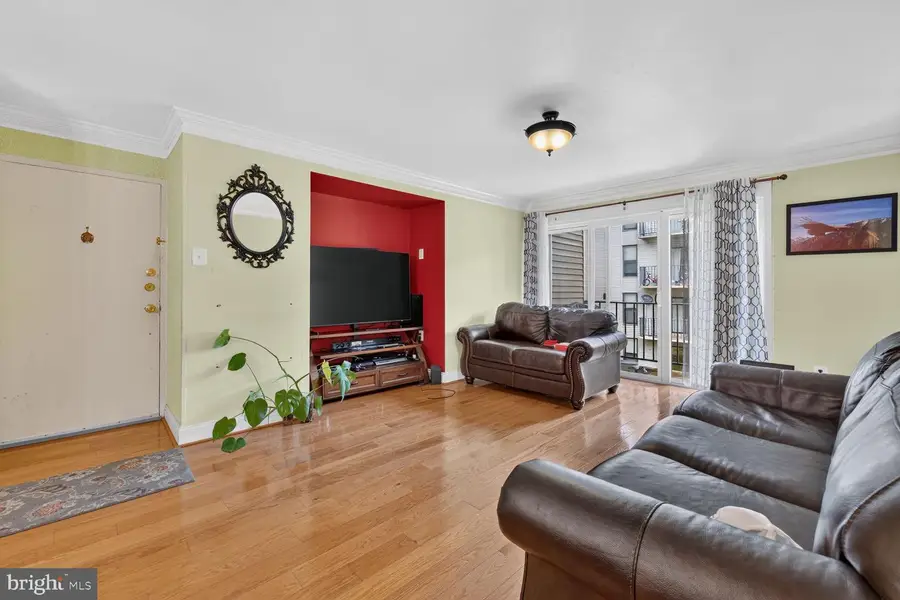 138 Duvall Ln #251-201, Gaithersburg, MD 20877 - #2