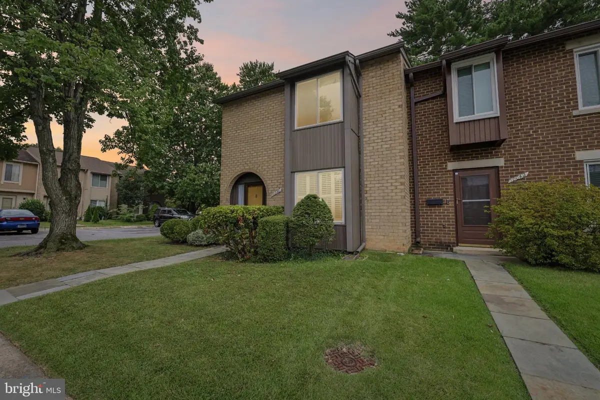 10040 Wedge Way, Gaithersburg, MD 20886 - #1