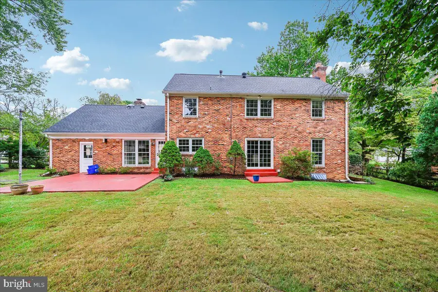 11812 Farmland Dr, North Bethesda, MD 20852 - #3