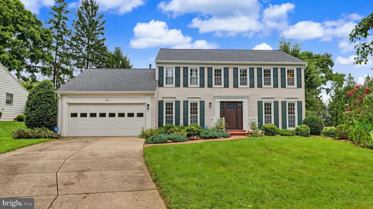 9117 Willow Pond Ln, Potomac, MD 20854 - #1