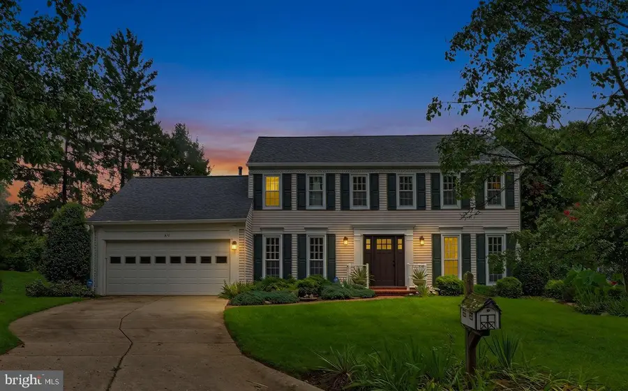 9117 Willow Pond Ln, Potomac, MD 20854 - #2