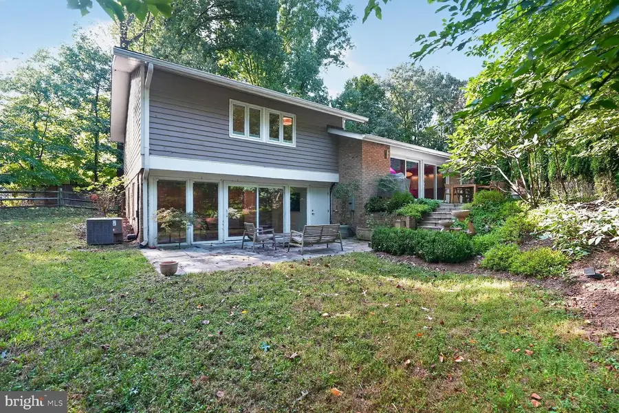 8200 Stone Trail Dr, Bethesda, MD 20817 - #3