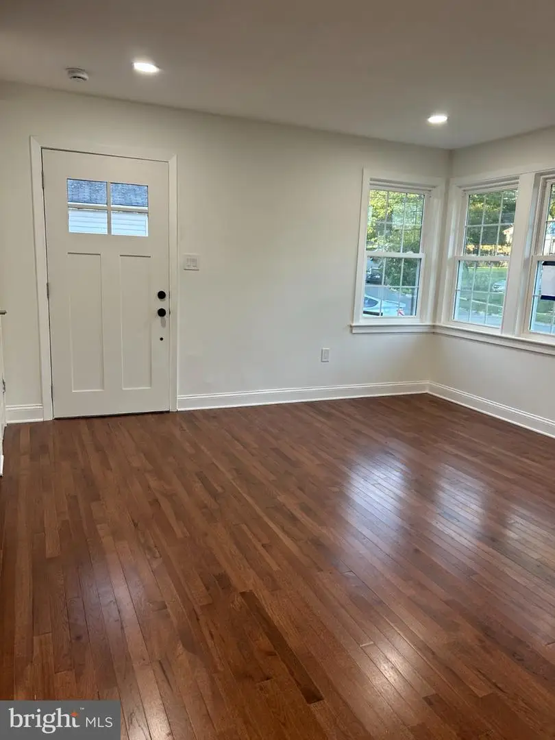 1313 Coral Sea Dr, Rockville, MD 20851 - #3
