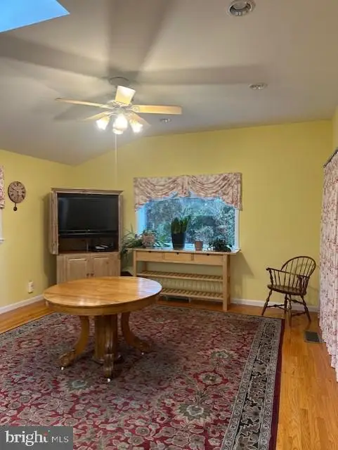 112 Rolling Rd E, Gaithersburg, MD 20877 - #3