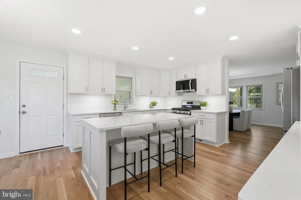14909 Waterway Dr, Rockville, MD 20853 - #1