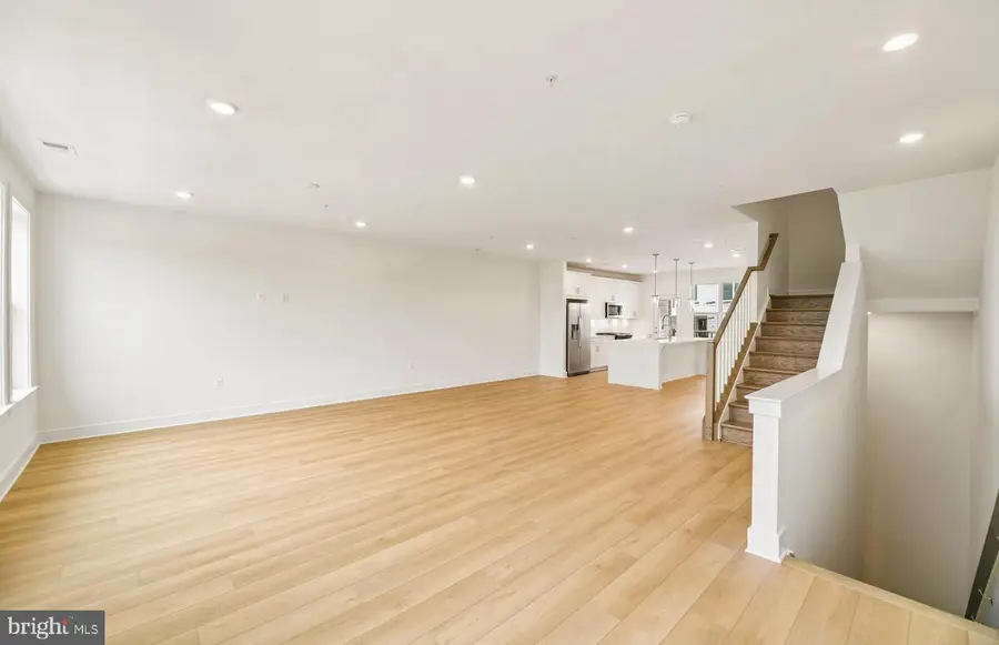 512 Parkview Ave, Gaithersburg, MD 20878 - #3