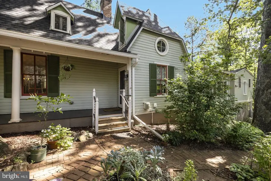 403 6th Ave, Washington Grove, MD 20880 - #3