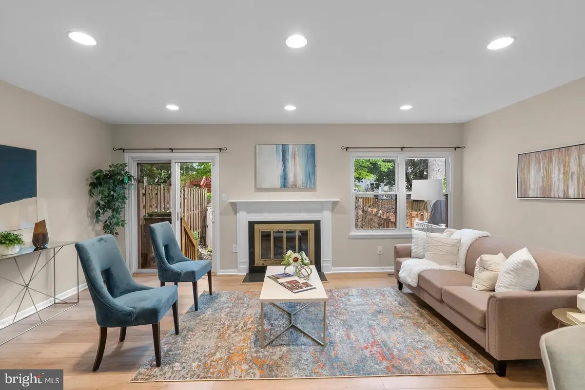11735 Summer Oak Dr, Germantown, MD 20874 - #1
