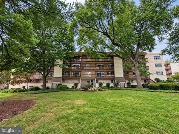 10300 Westlake Dr #209, BETHESDA, MD 20817