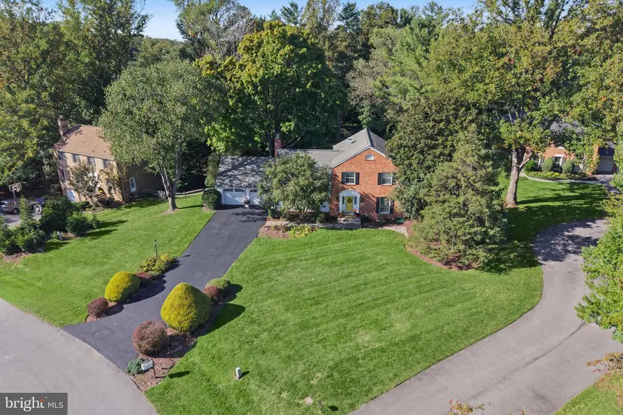 9813 Brookford Rd, Potomac, MD 20854 - #2
