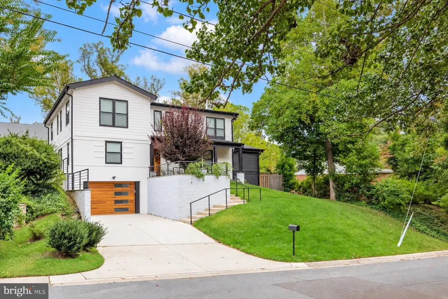 6303 Haviland Dr, Bethesda, MD 20817 - #2