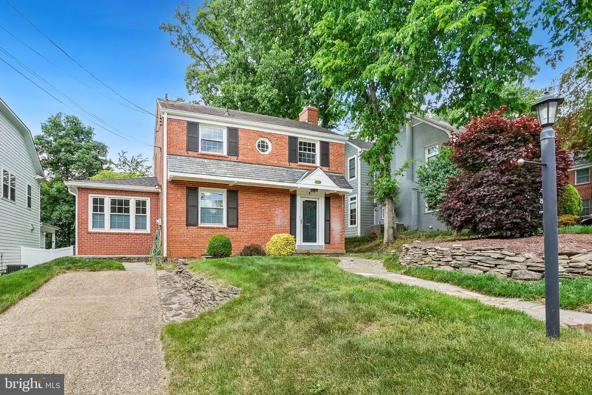 5617 Glenwood Rd, Bethesda, MD 20817 - #1