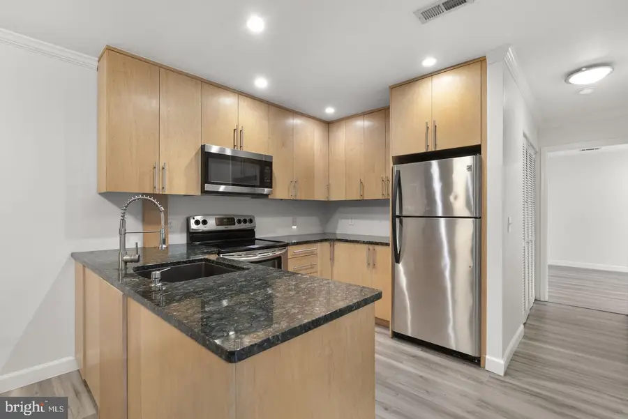 18328 Streamside Dr #304, Gaithersburg, MD 20879 - #2