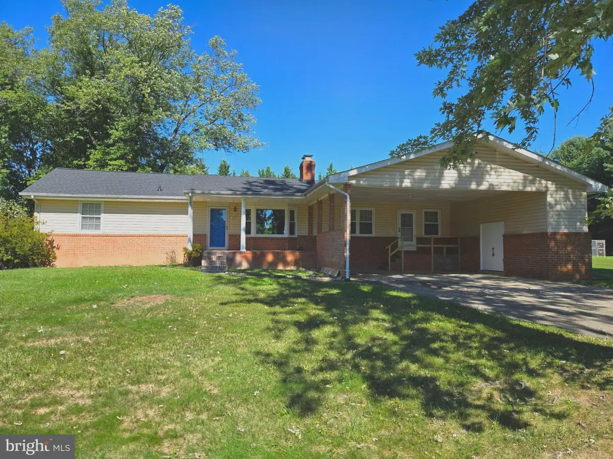 15451 Thompson Rd, Silver Spring, MD 20905 - #1