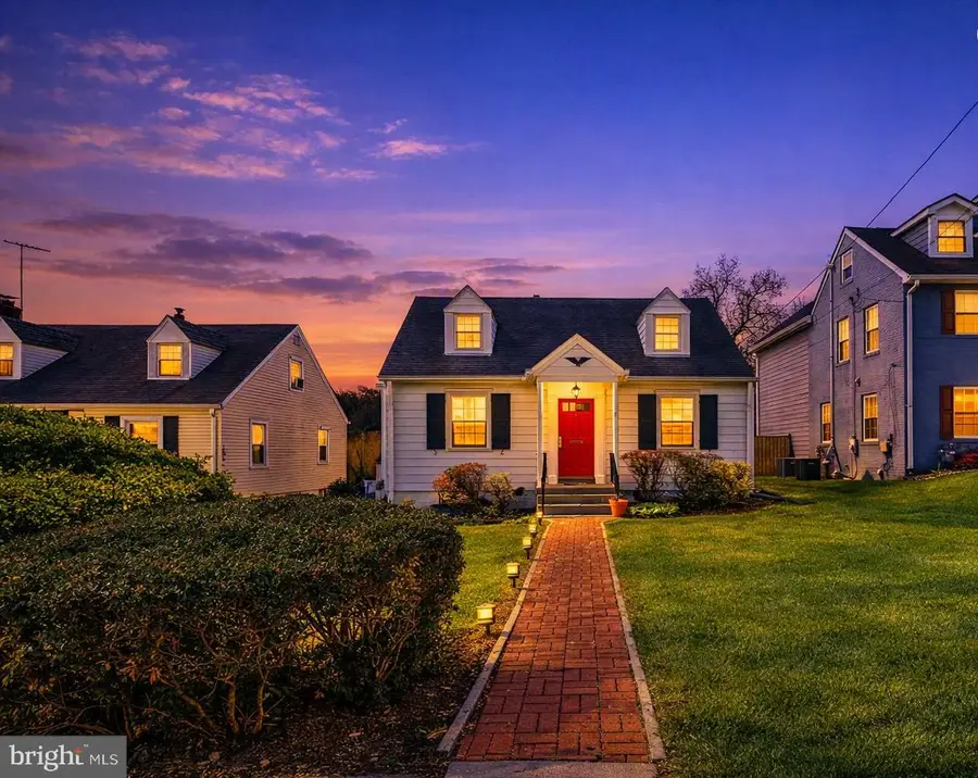 812 Forest Glen Rd, Silver Spring, MD 20901 - #2
