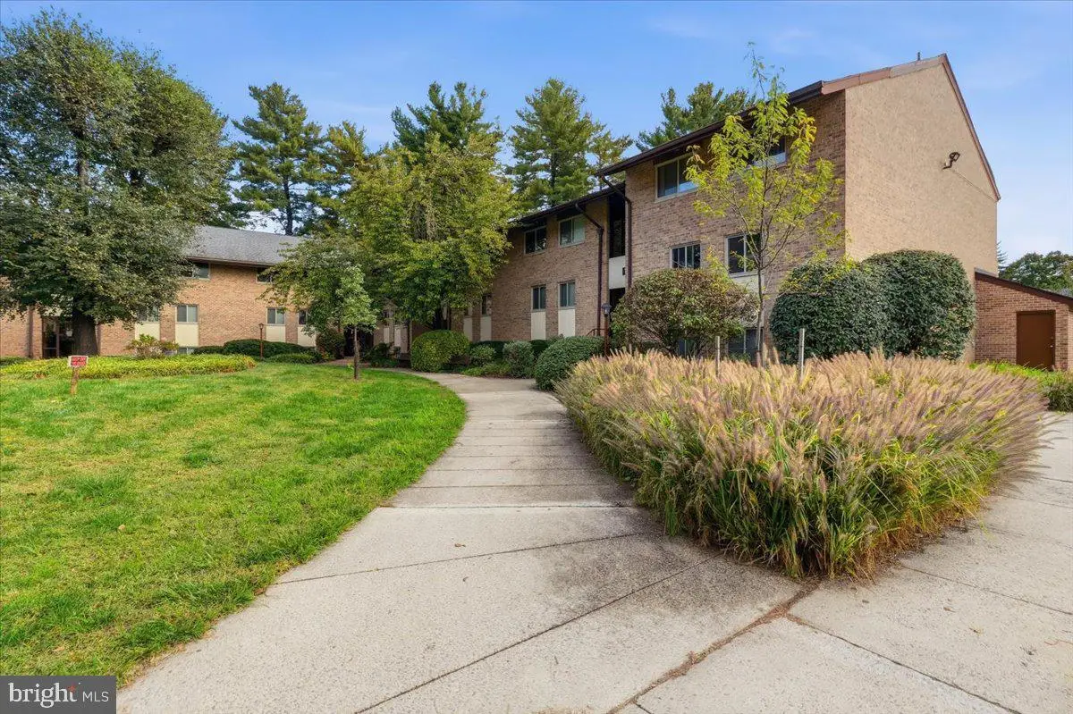 18816 Walkers Choice Rd #18816, Montgomery Village, MD 20886 - #1