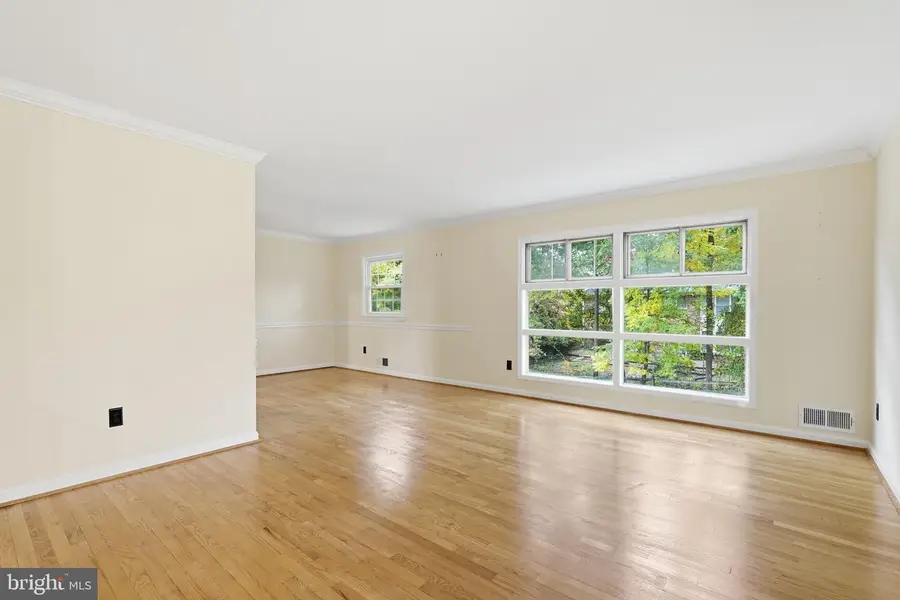 1387 Kimblewick Rd, Potomac, MD 20854 - #3