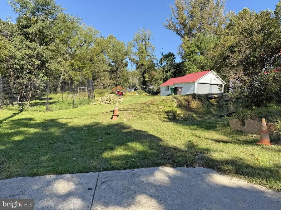 309 Market St, Brookeville, MD 20833 - #2