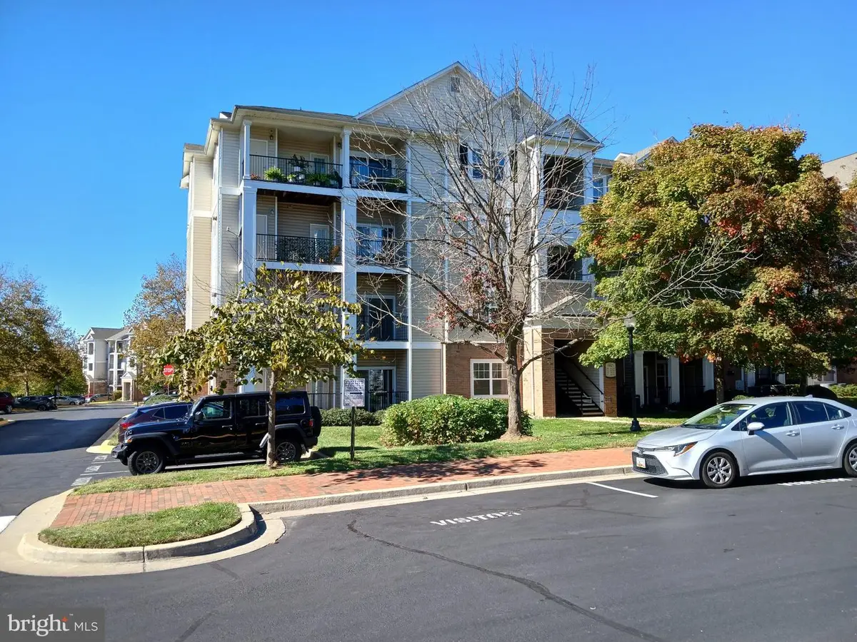 19605 Galway Bay Cir #301, Germantown, MD 20874 - #1