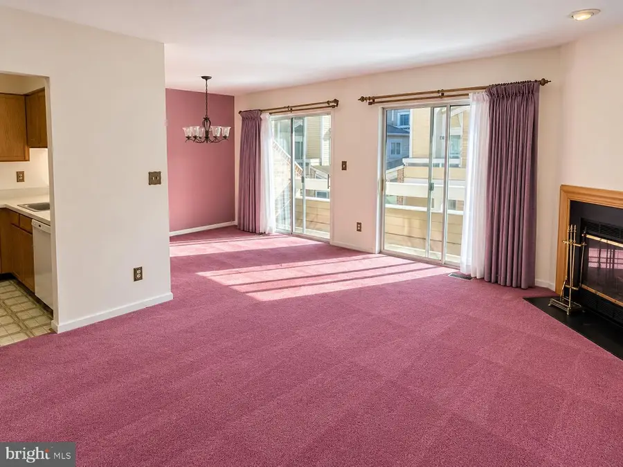 9867 Dockside Ter, Gaithersburg, MD 20886 - #2