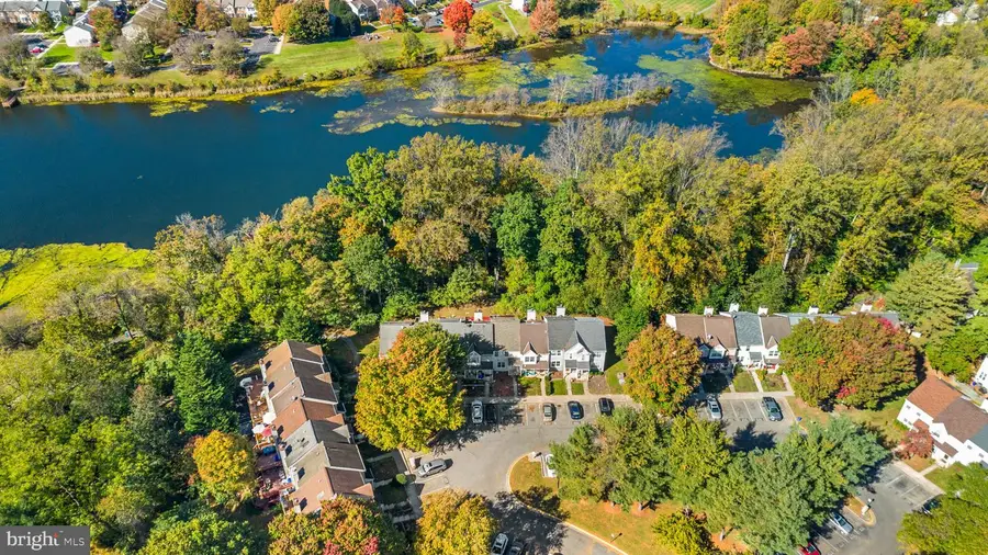 12173 Flag Harbor Dr, Germantown, MD 20874 - #2