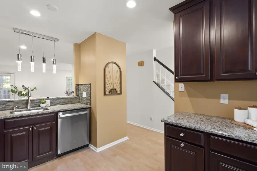 12173 Flag Harbor Dr, Germantown, MD 20874 - #3