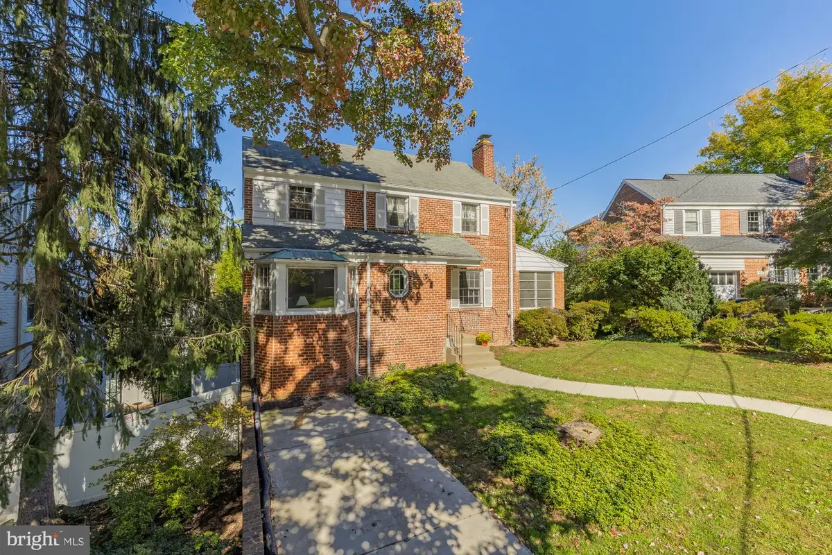 8215 Larry Pl, Chevy Chase, MD 20815 - #1