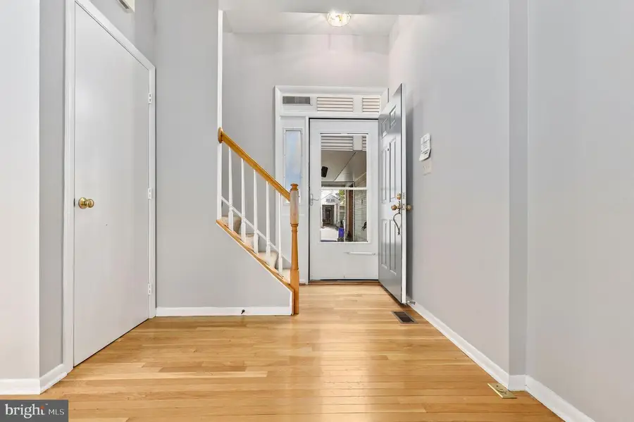 10308 Royal Woods Ct, Gaithersburg, MD 20886 - #2