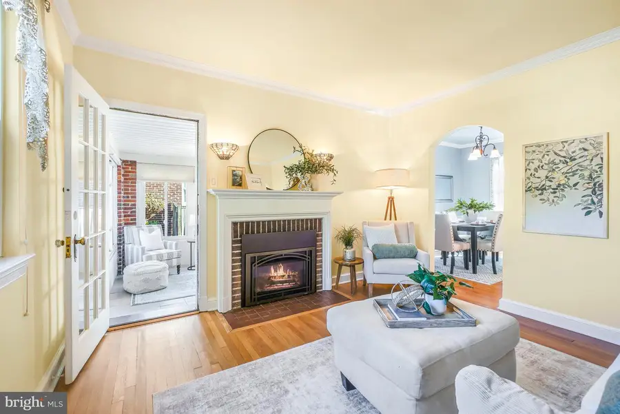 9919 Rogart Rd, Silver Spring, MD 20901 - #2