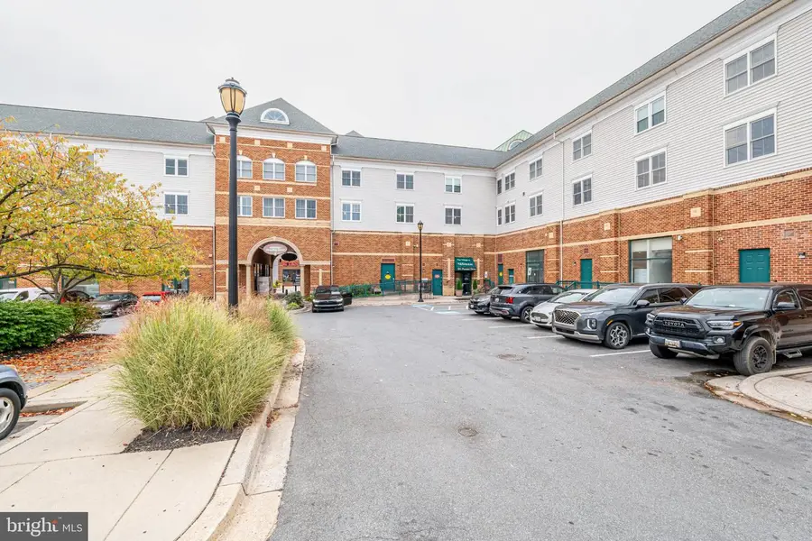 801 Pleasant Dr #80104 Or Unit 4, Rockville, MD 20850 - #3
