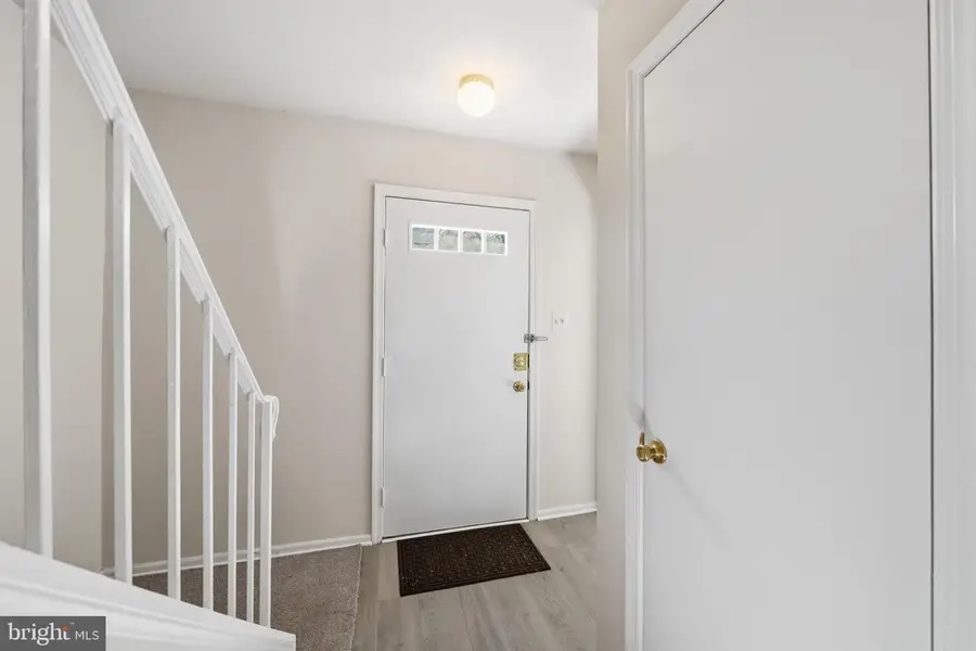 6 Kirkfield Ct, Rockville, MD 20850 - #3