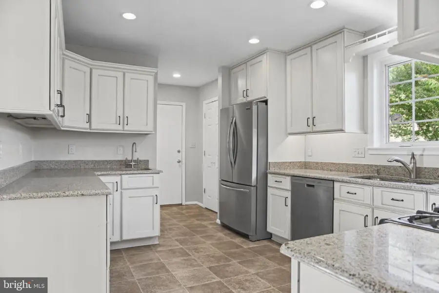 4000 Queen Mary Dr, Olney, MD 20832 - #3