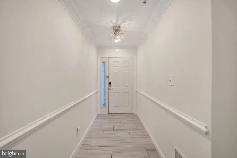401 Oak Knoll Ter, Rockville, MD 20850 - #3
